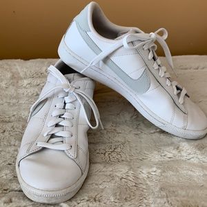 Nike court royale white with gray swoosh size 8